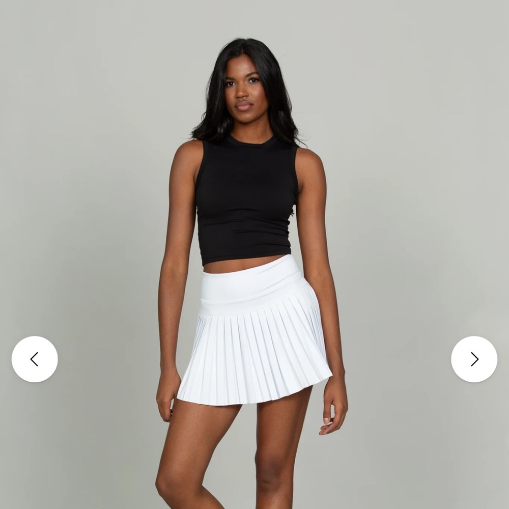 NWOT Gold Hinge White Pleated Skirt S 15”